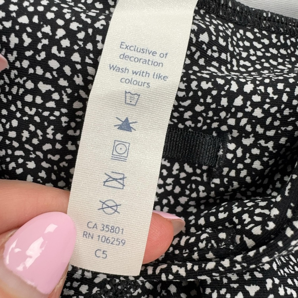 Lululemon Pants Womens 6 Black White Spotted Ankle Leggings Pockets Yoga Gym - Picture 10 of 15